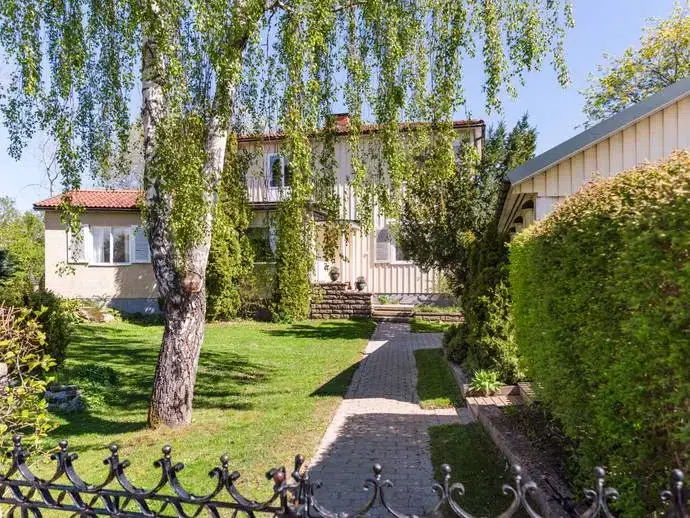 House, 8 rooms, 184 m²
