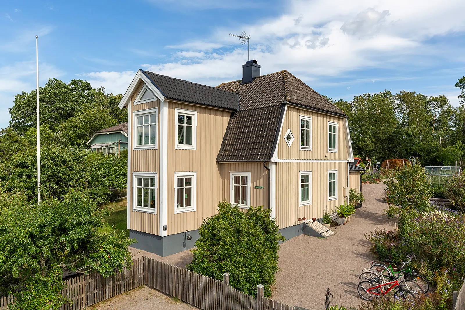 Image 1 of 29 of Ragnabovägen