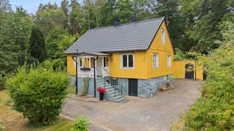 House, 4 rooms, 98 m² in Knislinge