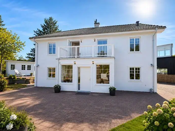Villa, 9 rum, 280 m²
