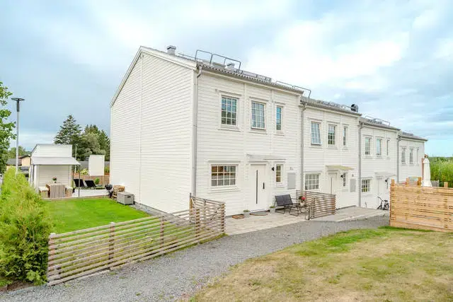 Par-/radhus, 5 rum, 110 m² i Knivsta