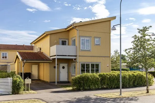 Image 1 of 21 of Frögatan 2