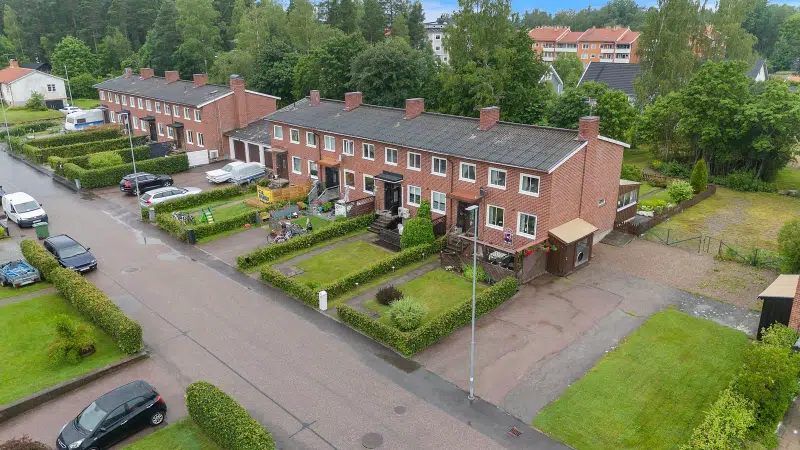 Par-/radhus, 4 rum, 101 m² i Surahammar