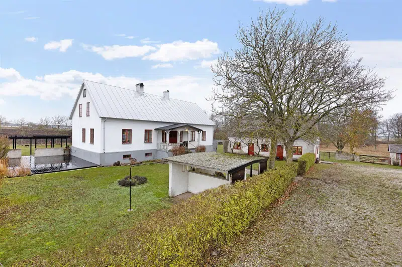 Gård, 6 rum, 200 m² i Stånga
