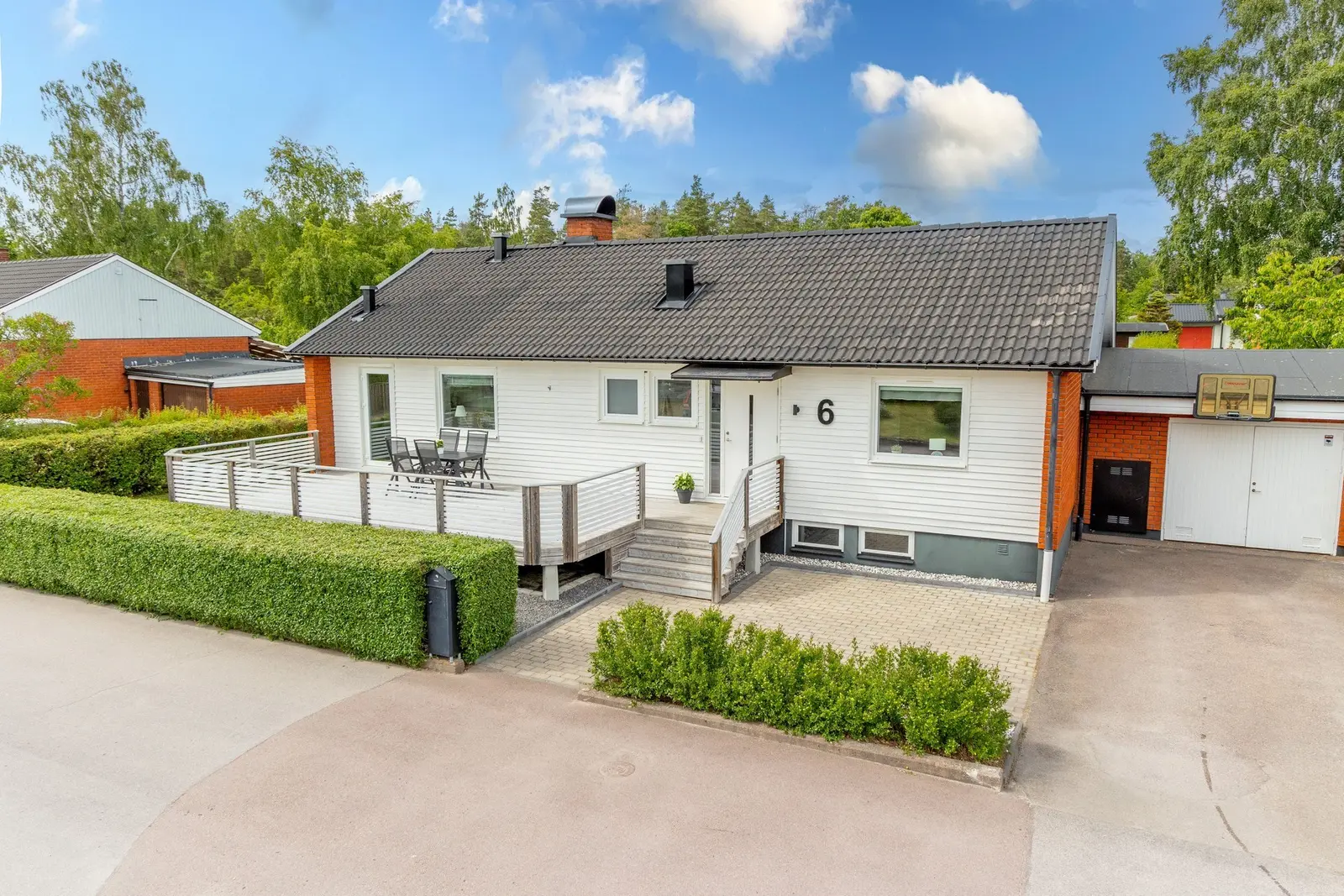Bild 1 av 21 på Blåbärsstigen 6