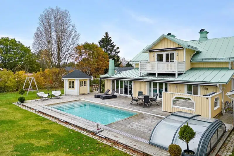 House, 8 rooms, 263 m² in Kållered