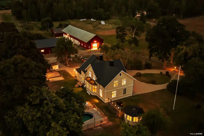 Farm, 10 rooms, 275 m² in Vretstorp
