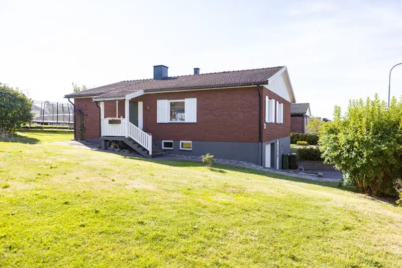 House, 5 rooms, 139 m² in Rösa