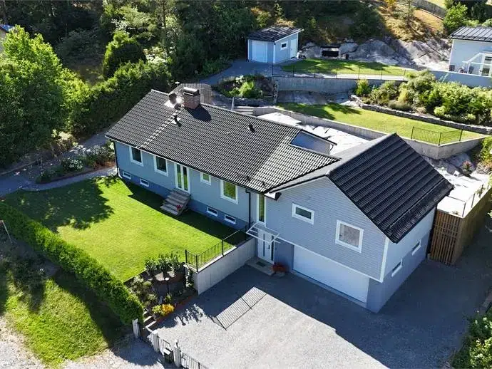 Villa, 9 rum, 151 m²