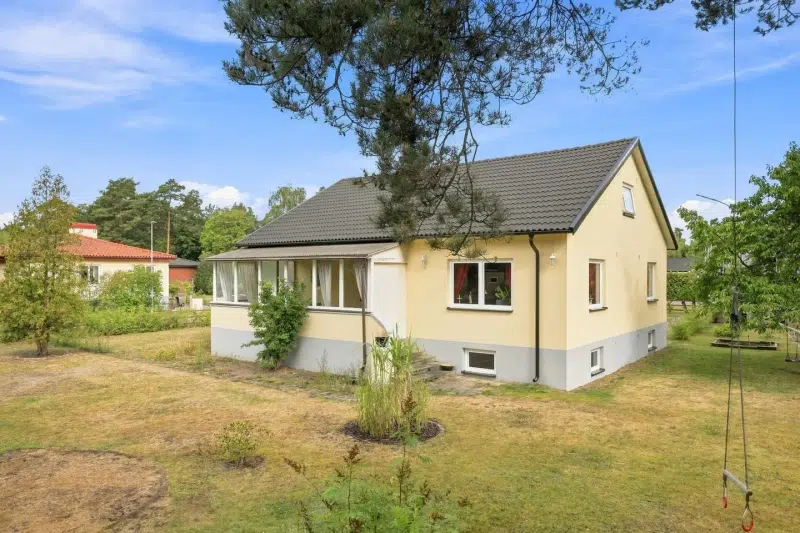 House, 3 rooms, 89 m² in Sjöbo