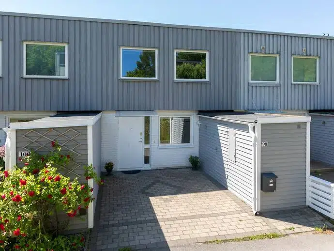 Semi-detached/terraced, 4 rooms, 118 m²