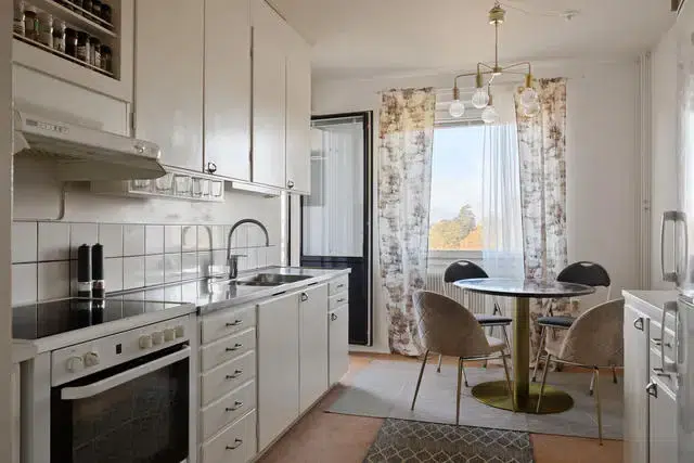 Apartment, 3 rooms, 76 m² in Farsta