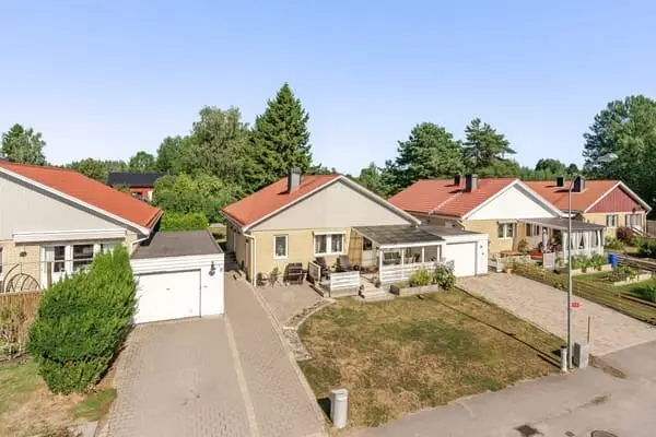 Image 1 of 1 of Lodjursvägen