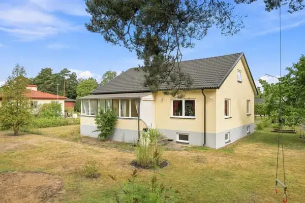 House, 3 rooms, 89 m² in Sjöbo