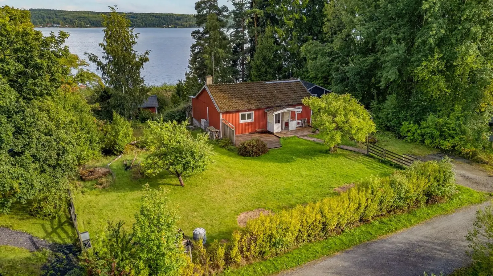 Bild 1 av 44 på Lervik 652