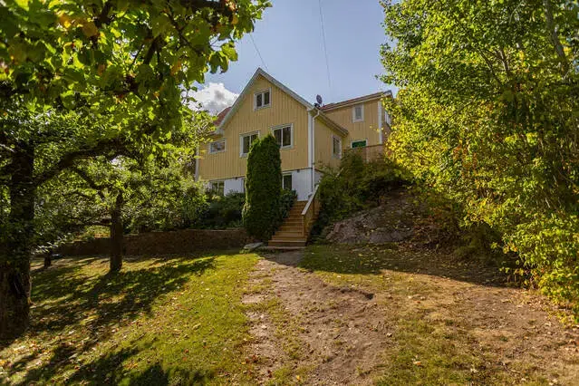 Villa, 8 rum, 221 m² i Danderyd
