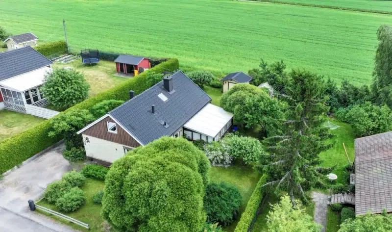 House, 5 rooms, 143 m² in Heby