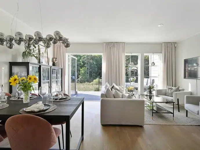 Semi-detached/terraced, 6 rooms, 135 m²