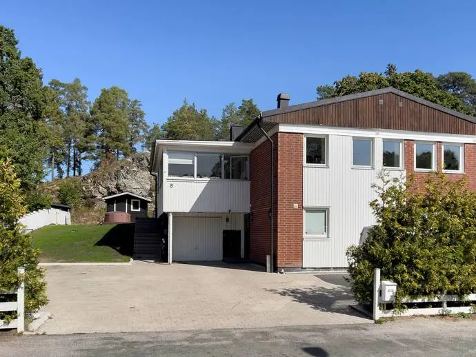 Bild 1 av 21 på Snårvägen 8