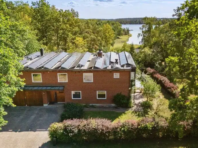 House, 8 rooms, 229 m²