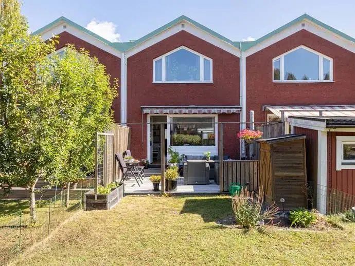 Semi-detached/terraced, 4 rooms, 85 m²