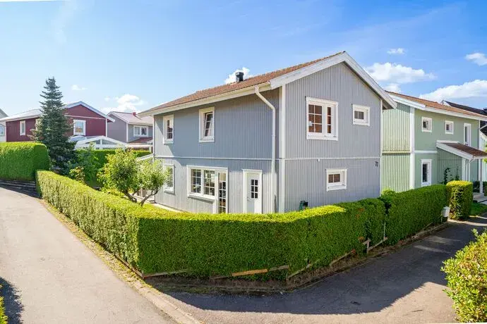 Image 1 of 35 of Åkerstigen 77