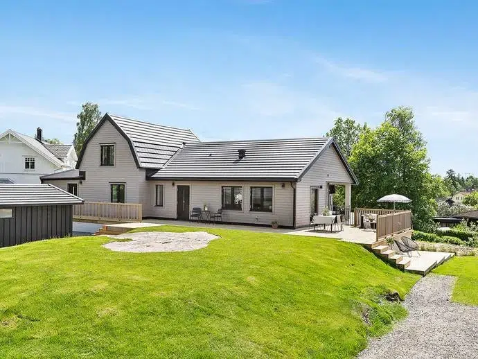 House, 8 rooms, 228 m²