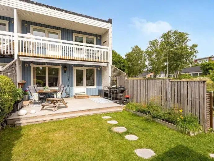 Semi-detached/terraced, 5 rooms, 127 m²