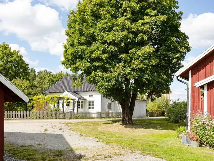 Image 1 of 21 of Nårunga Hukedal 2