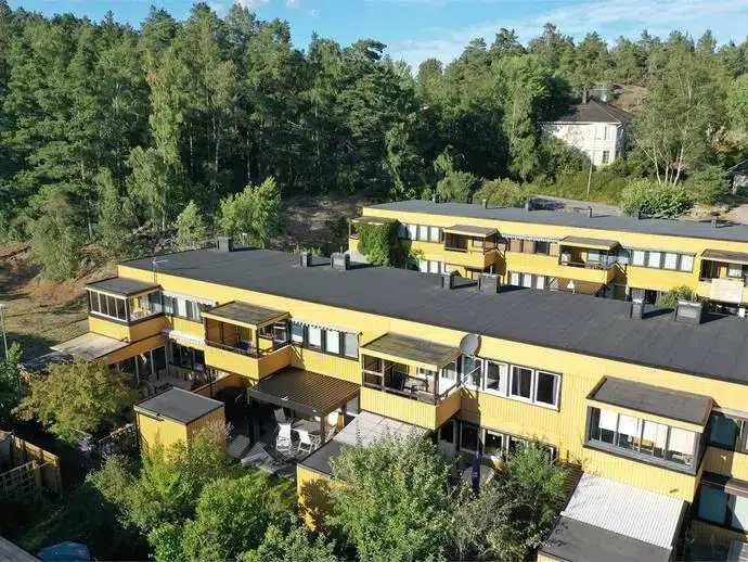 Semi-detached/terraced, 4 rooms, 127 m²