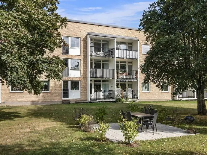 Bild 1 av 21 på Ringvägen 49E