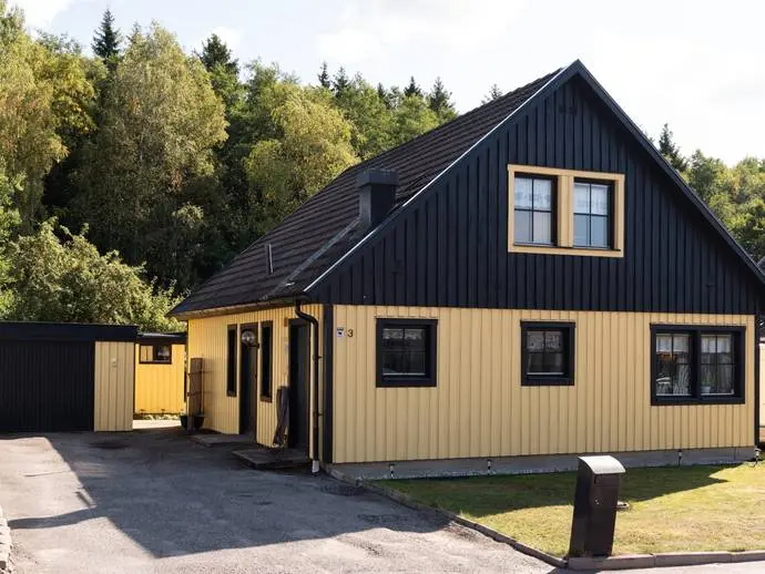Bild 1 av 21 på Björnstugevägen 3