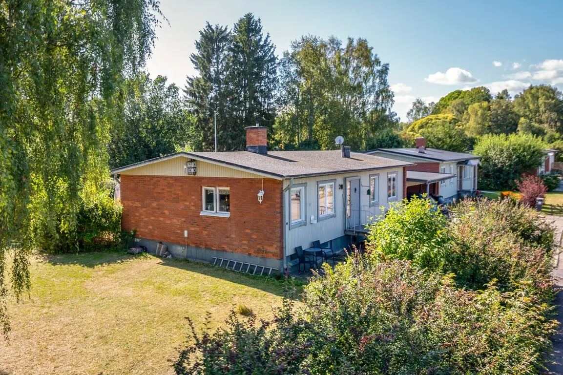 Image 1 of 33 of Tegvägen 5