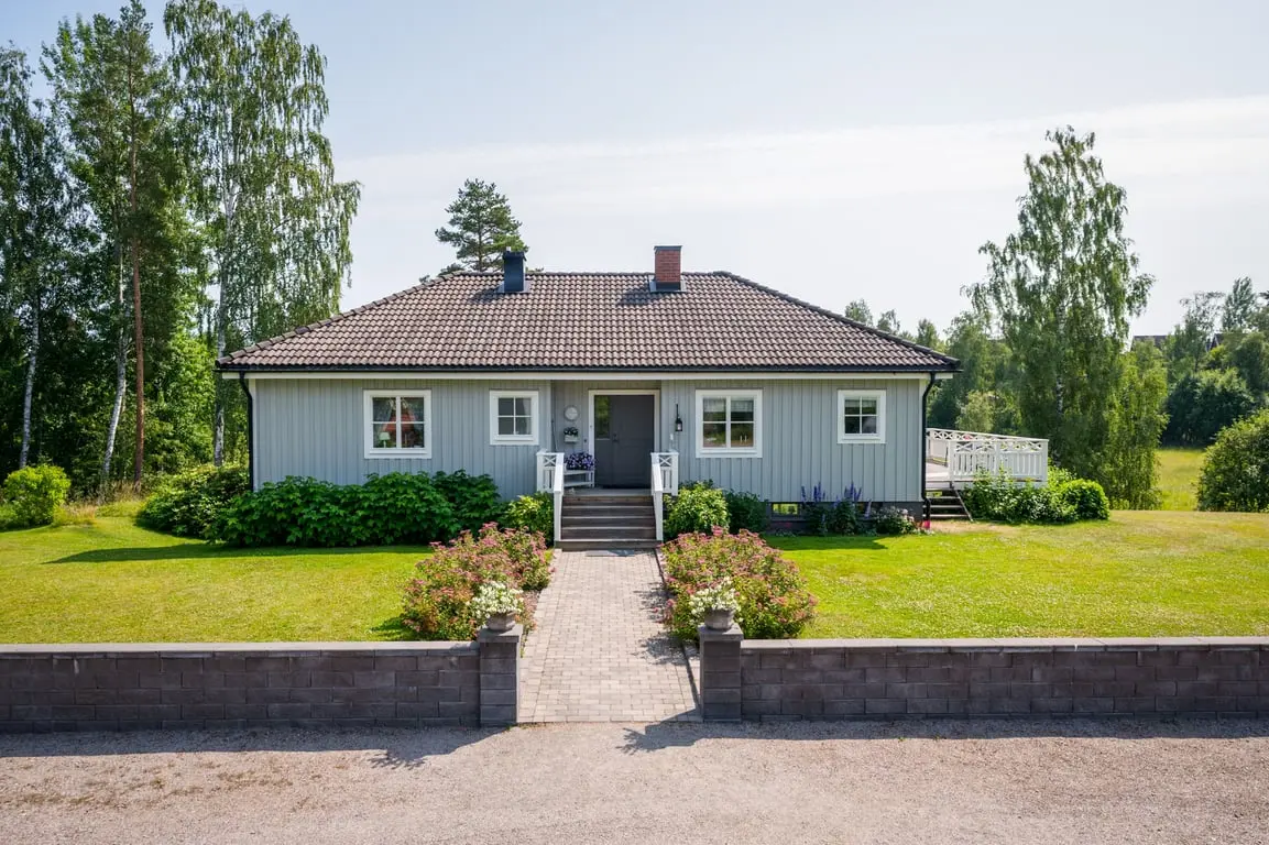 Bild 1 av 41 på Mjölnäsvägen 12