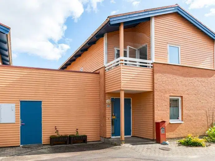 Semi-detached/terraced, 4 rooms, 106 m²