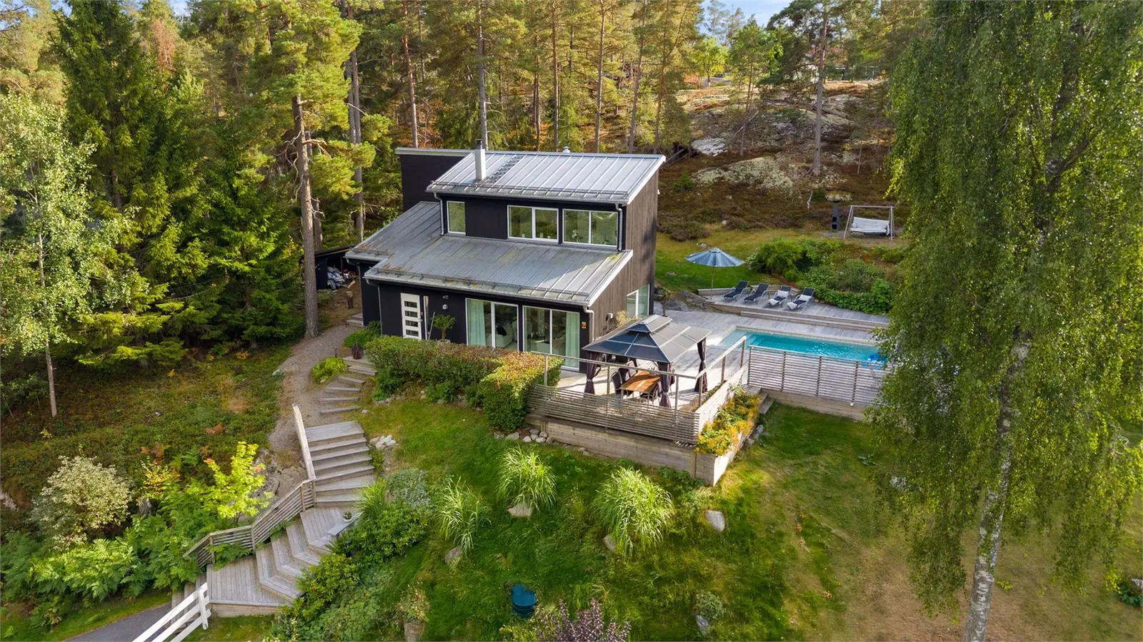 Image 1 of 41 of Västerleden