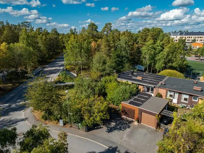 Bild 1 av 21 på Yxvägen 1