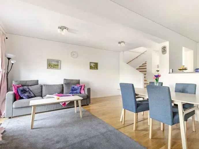 Semi-detached/terraced, 5 rooms, 120 m²