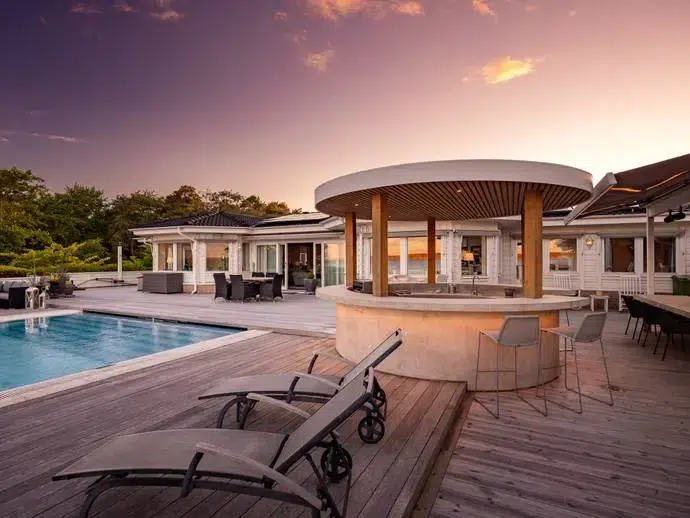 House, 8 rooms, 244 m²