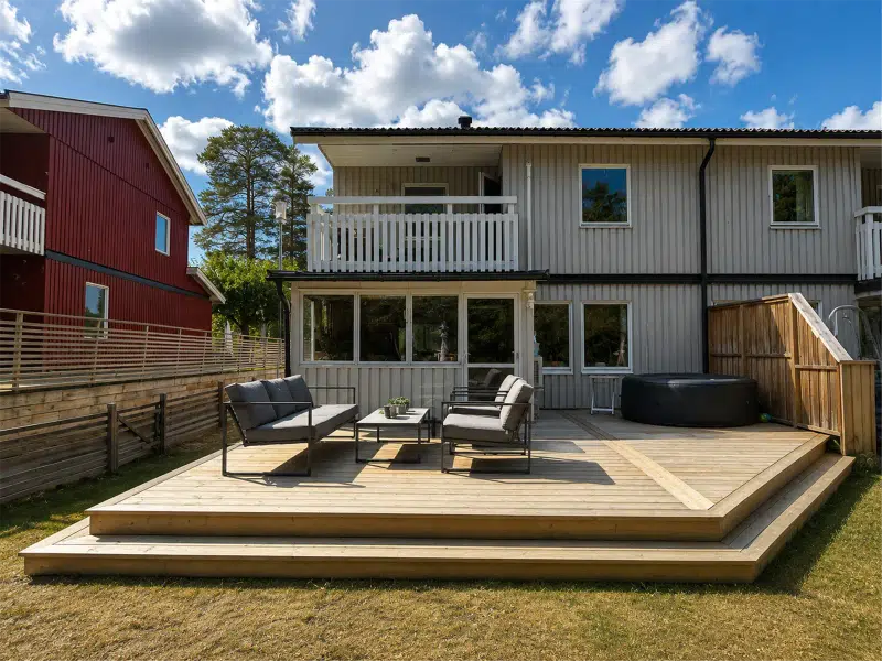 Semi-detached/terraced, 5 rooms, 126 m² in Kungsängen