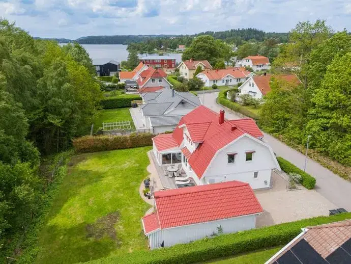 Villa, 7 rum, 190 m² i Sjomarken