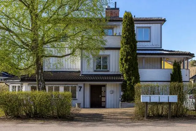 Image 1 of 15 of Danarövägen 7