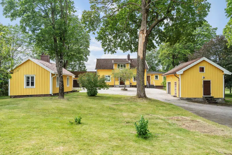 Villa, 9 rum, 214 m² i Brålanda