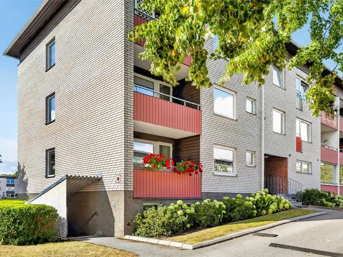 Image 1 of 21 of Morängatan 26