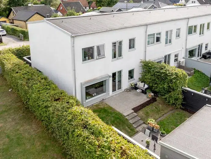 Semi-detached/terraced, 4 rooms, 142 m²