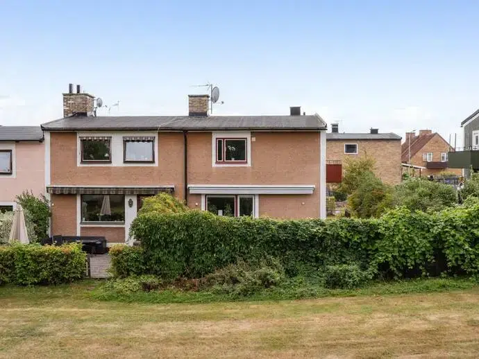 Semi-detached/terraced, 5 rooms, 112 m²