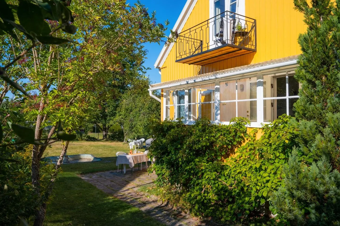 Bild 1 av 52 på Skogsvägen 2