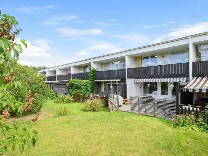 Semi-detached/terraced, 4 rooms, 104 m²