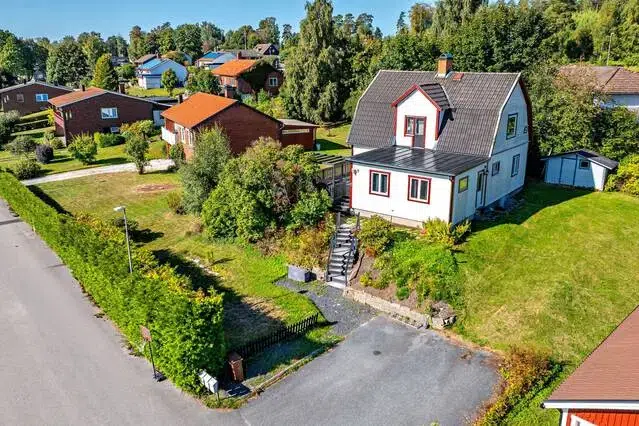 Villa, 6 rum, 140 m² i Nora