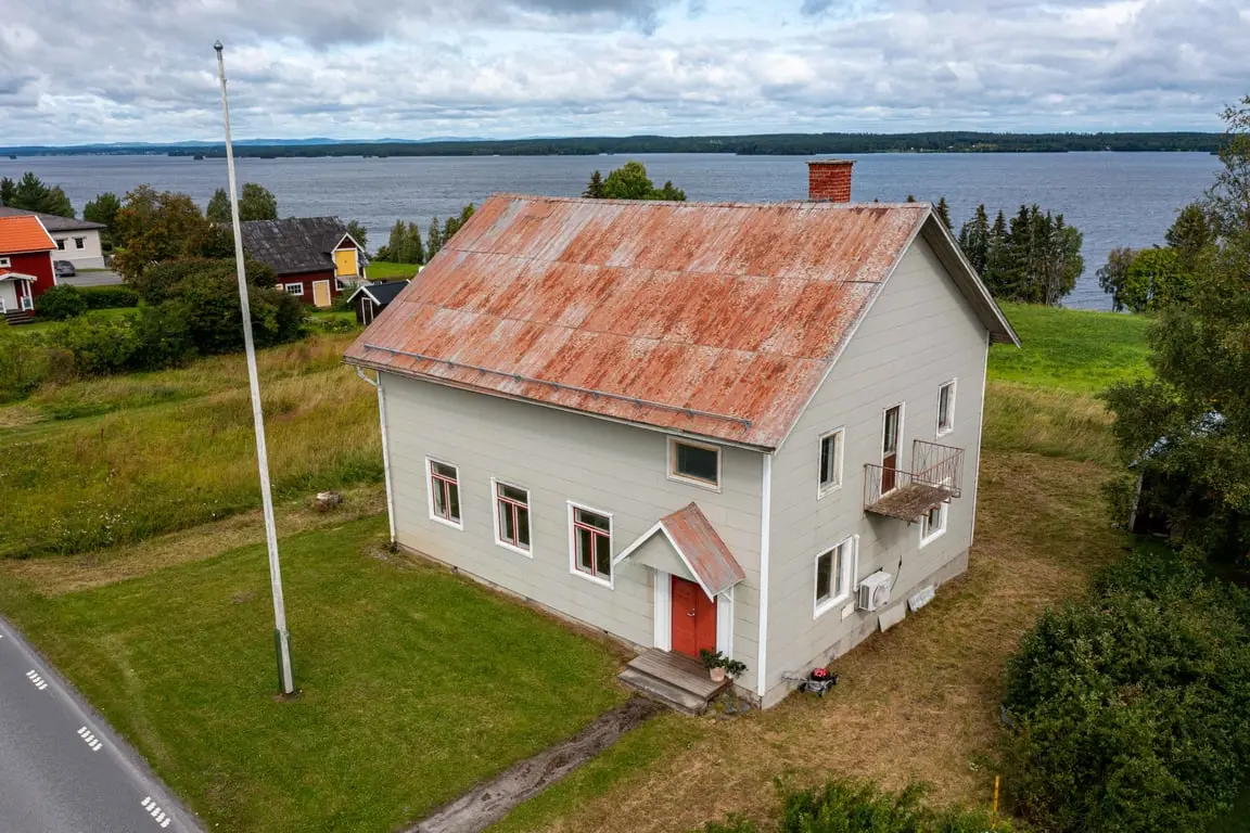 Image 1 of 21 of Hallenvägen 38